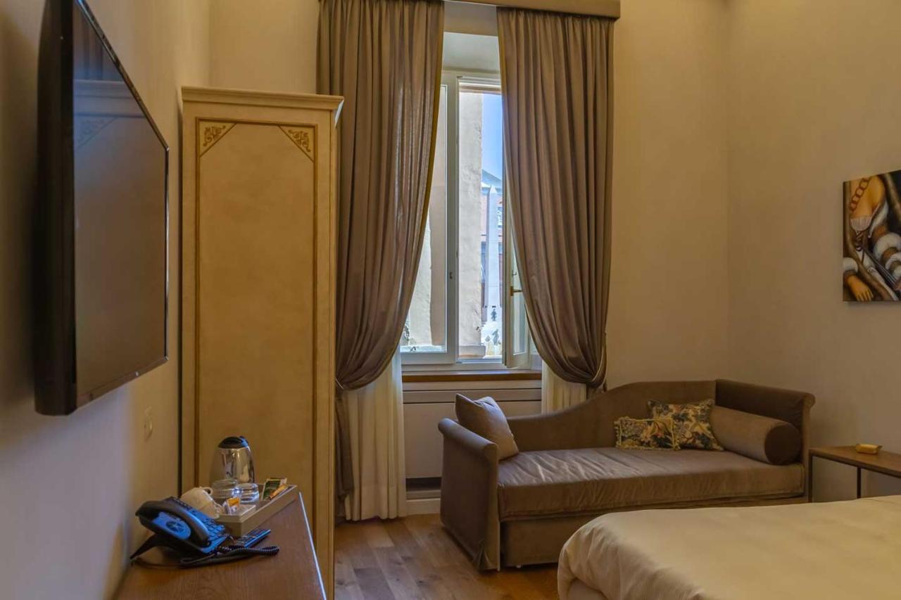 Dimora Storica Lo Svevo Hotel Йези Екстериор снимка